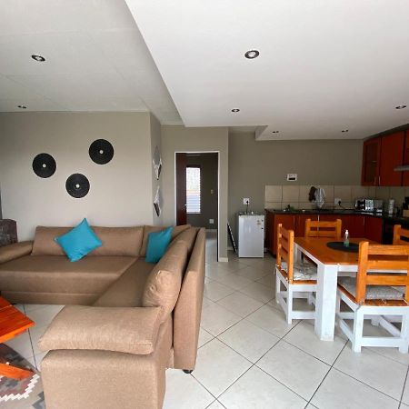 Glenvista Home With A View Johannesburg Eksteriør billede